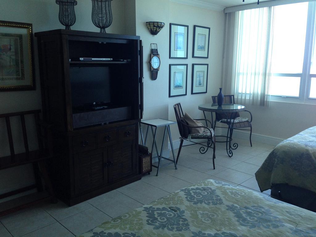 Ocean Front Studio Units Miami Beach Bagian luar foto