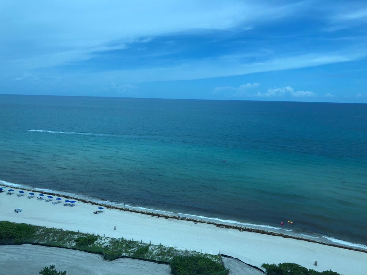 Ocean Front Studio Units Miami Beach Bagian luar foto