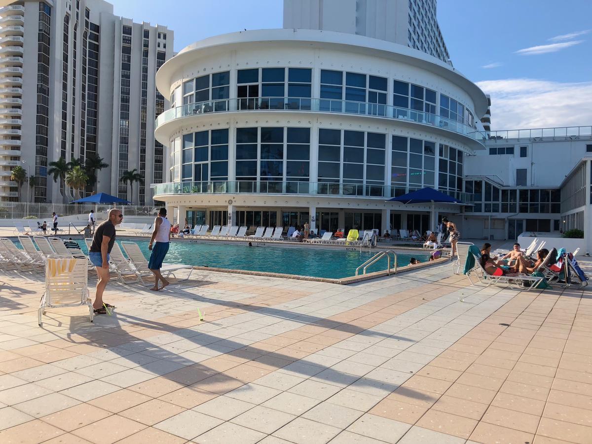 Ocean Front Studio Units Miami Beach Bagian luar foto