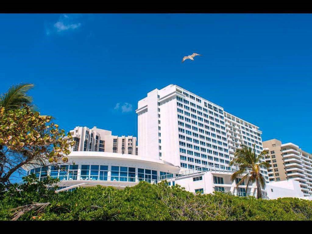 Ocean Front Studio Units Miami Beach Bagian luar foto