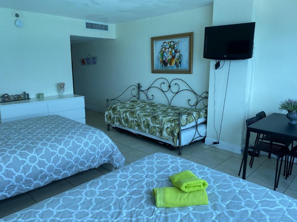 Ocean Front Studio Units Miami Beach Bagian luar foto